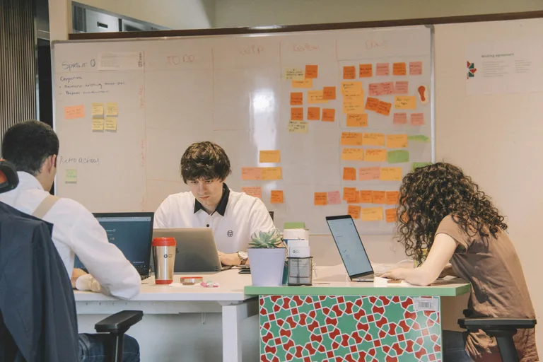 Workflow Project Delivery Agensi: Brief ke Serah Terima